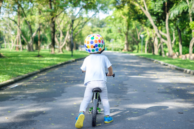 kid ride bicycle Choosing the best sports for your kids development